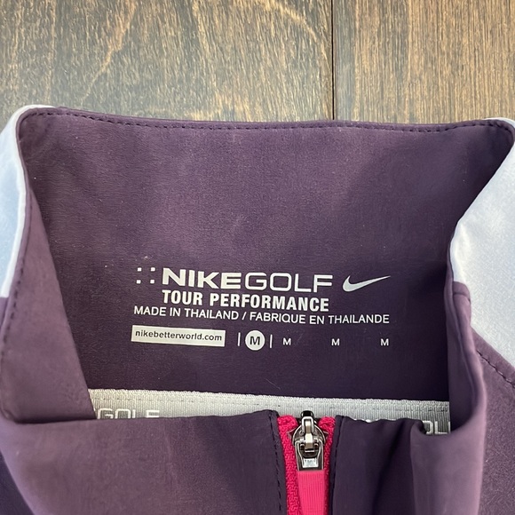 Nike golf Woman’s (Tour Performance) Vest / Shirt - Picture 2 of 3